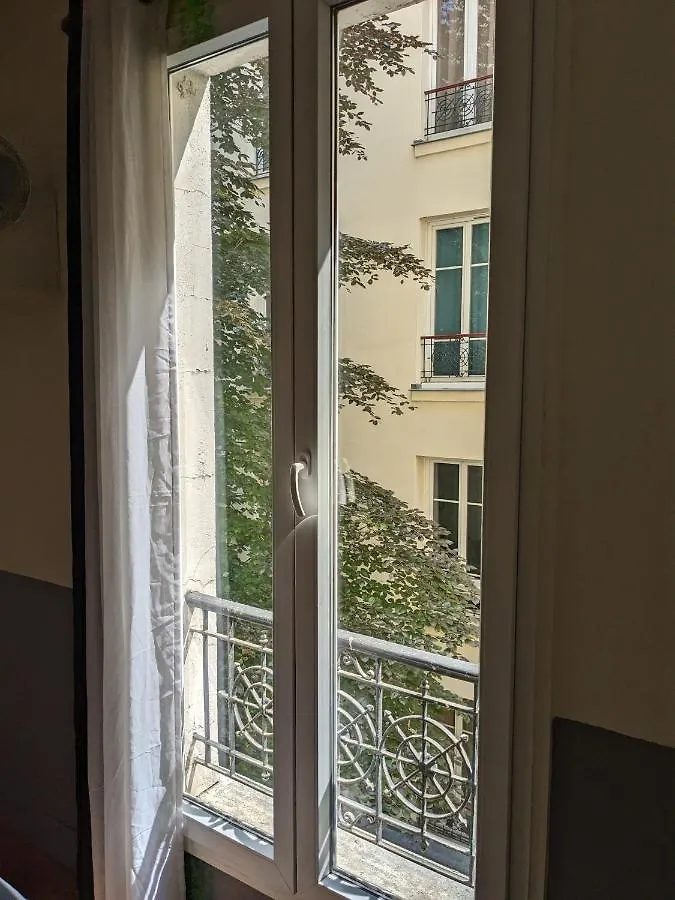 Apartment Appartement Paris 20 France
